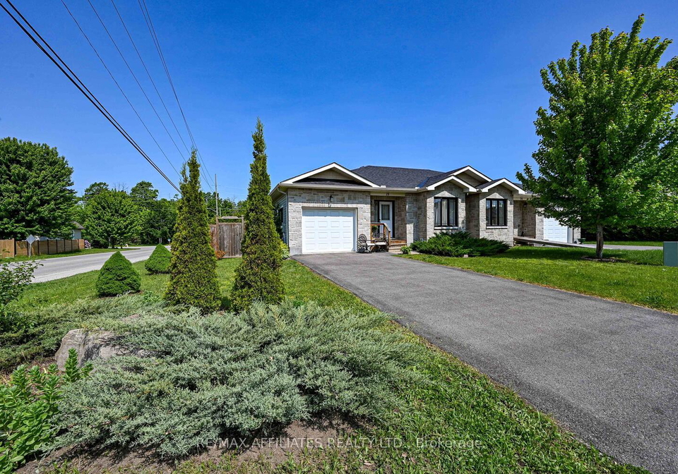 28-lee-avenue-smiths-falls-ontario-x12194358