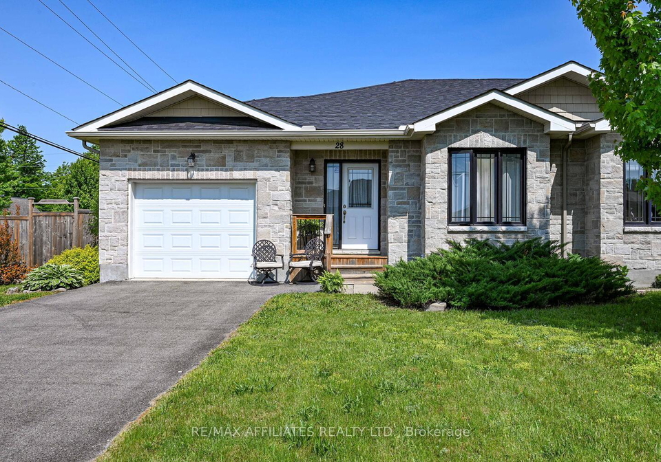 28-lee-avenue-smiths-falls-ontario-x12194358