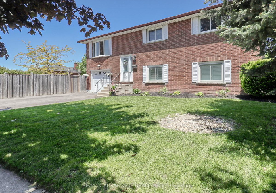 38-claycroft-crescent-kitchener-ontario-x12194432