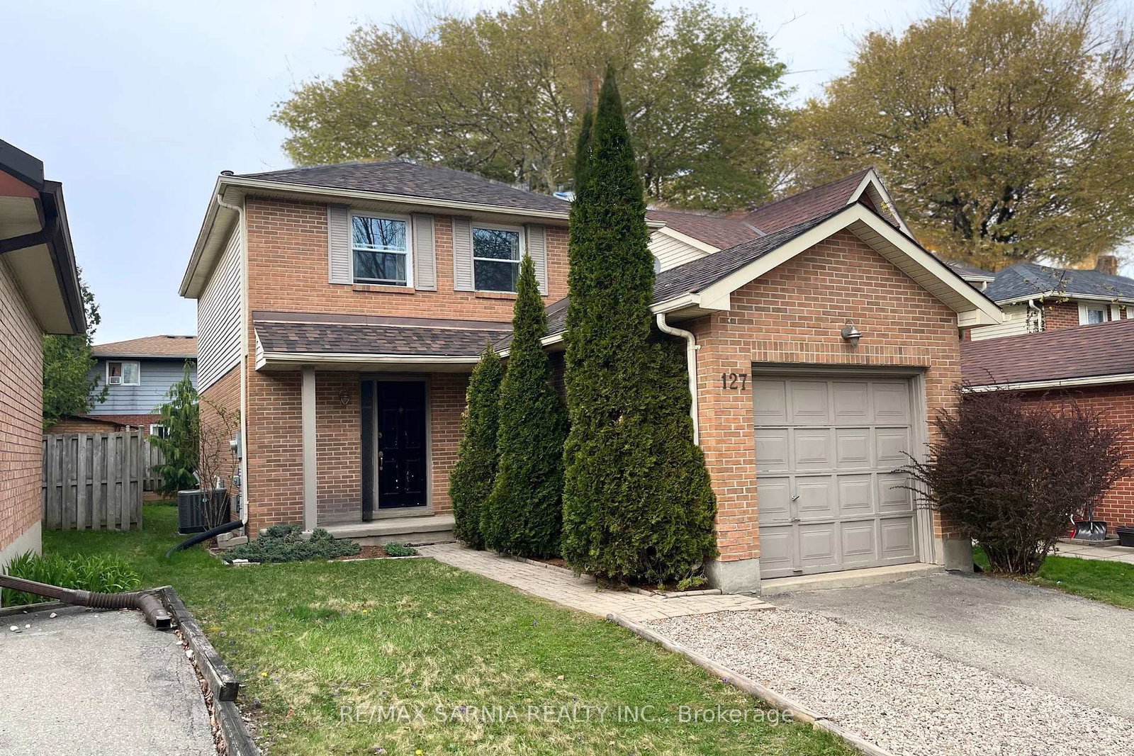 127-walmer-gardens-london-north-ontario-x12194450