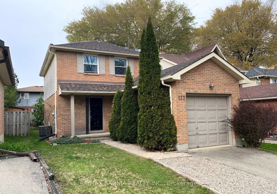 127-walmer-gardens-london-north-ontario-x12194450