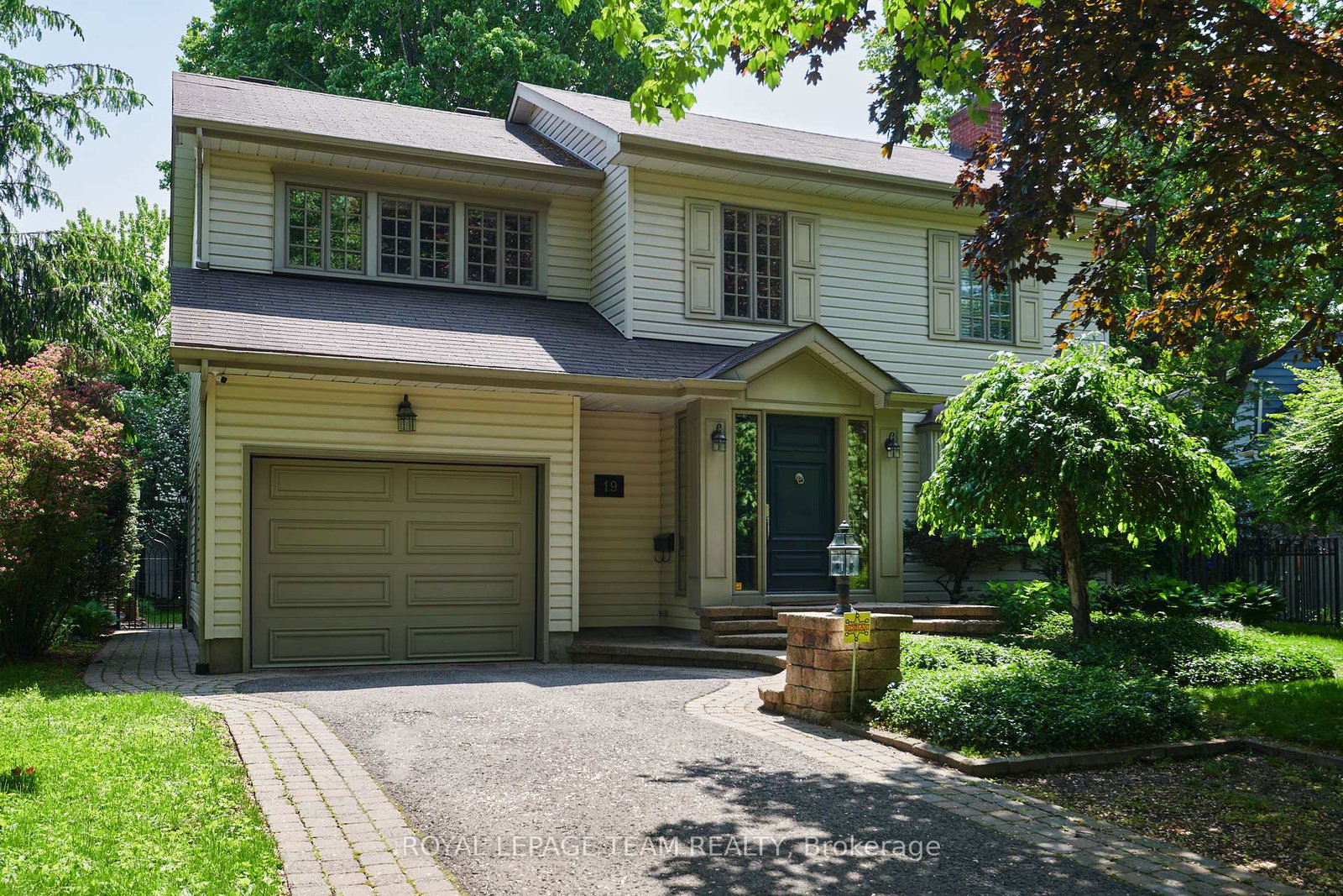 19-farnham-crescent-ottawa-ontario-x12194778