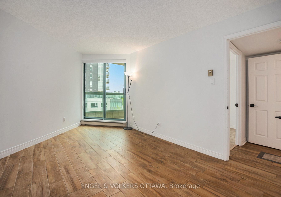 550-cambridge-street-s-ottawa-ontario-x12195795