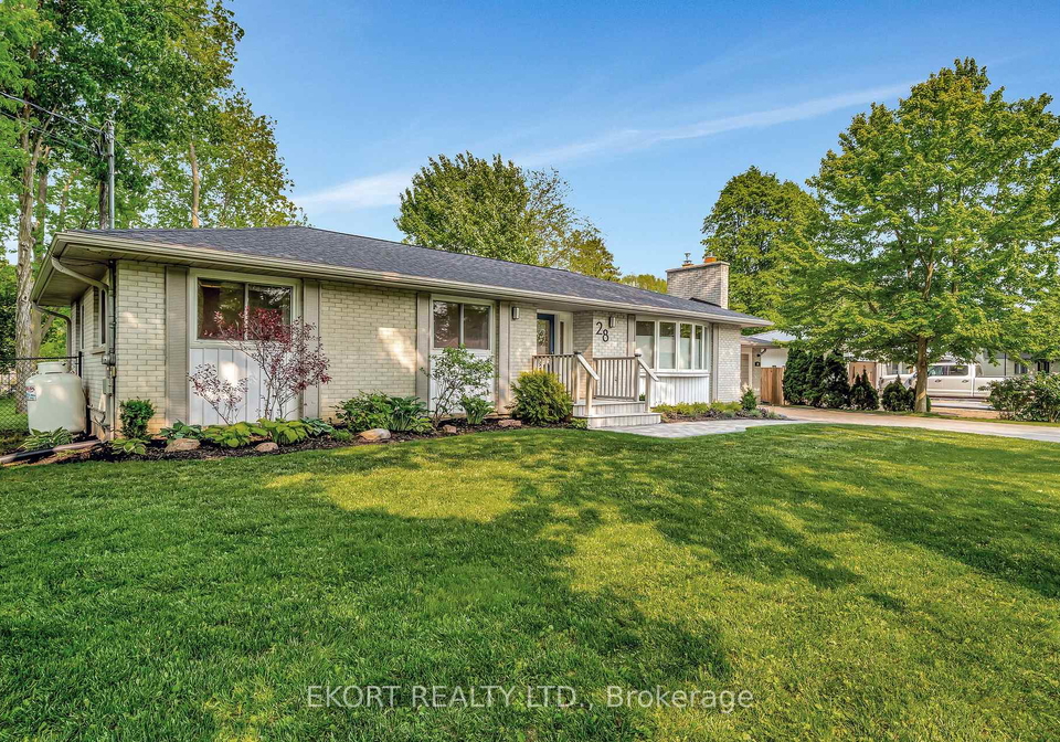 28-fenwood-crescent-prince-edward-county-ontario-x12196103