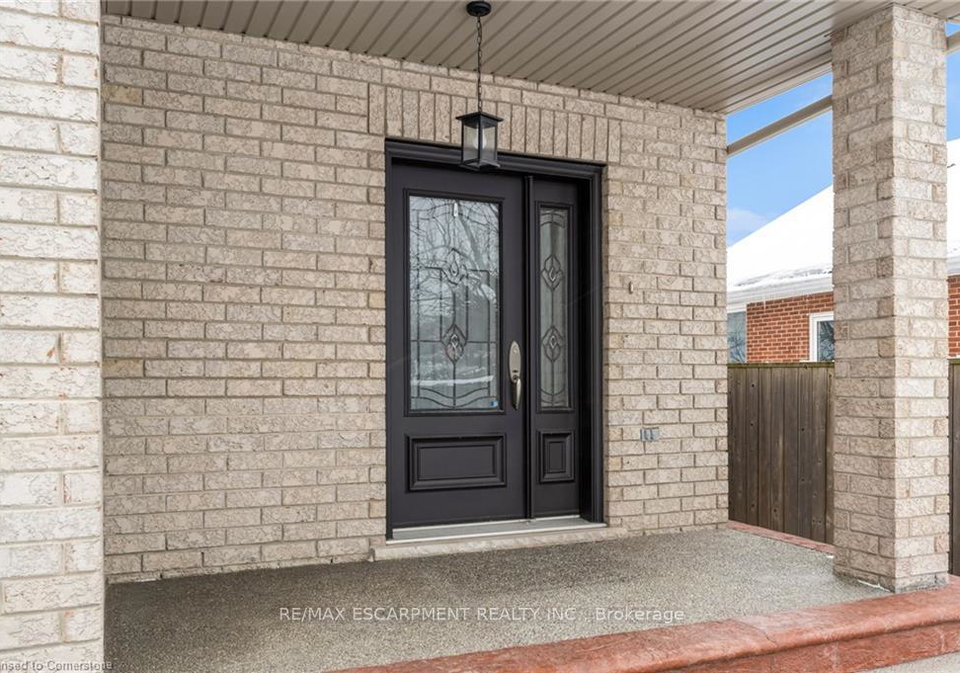 1705-upper-wellington-street-hamilton-ontario-x12196156