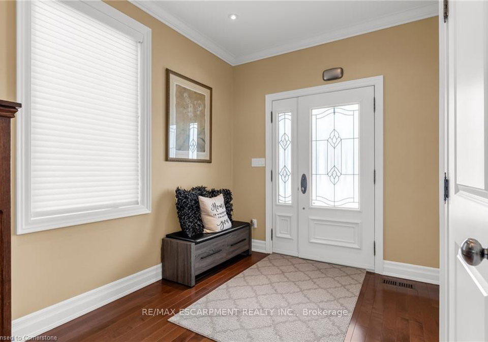 1705-upper-wellington-street-hamilton-ontario-x12196156