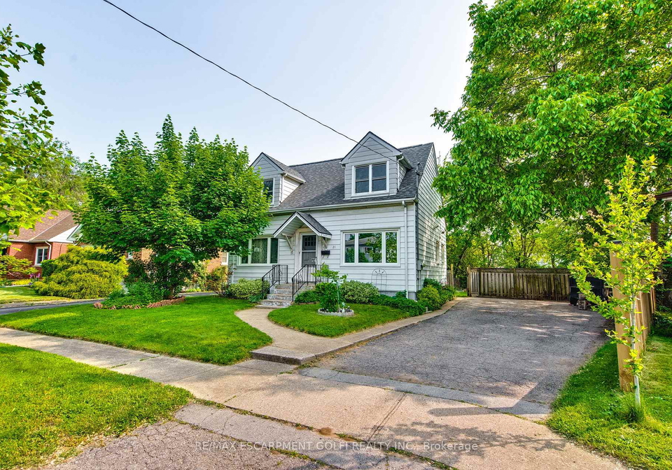 21-kingsway-crescent-st-catharines-ontario-x12196193