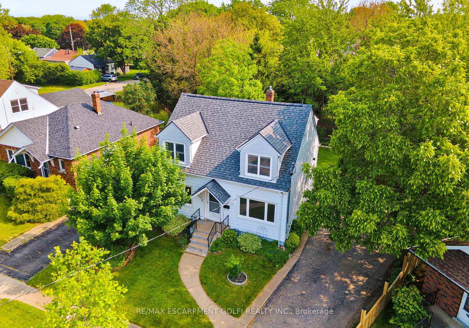21-kingsway-crescent-st-catharines-ontario-x12196193