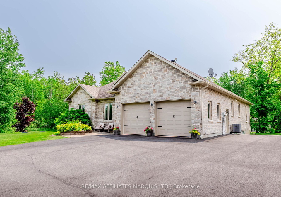 20452-patricia-lane-south-glengarry-ontario-x12196217