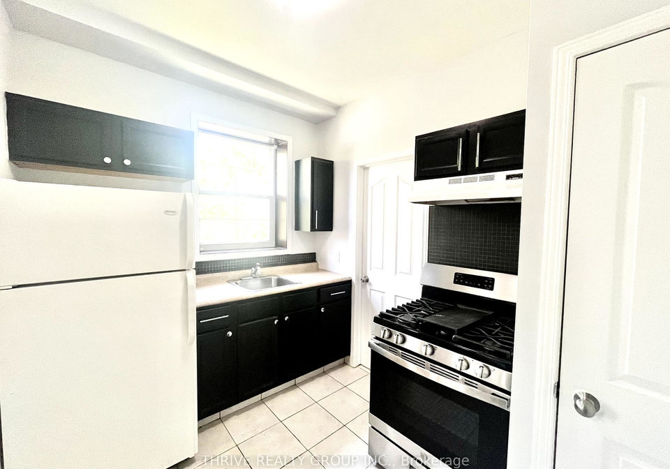1-waverley-place-london-east-ontario-x12196862