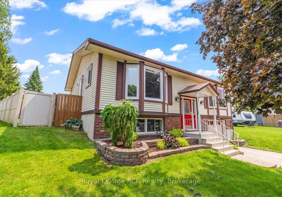607-2nd-st-a-street-hanover-ontario-x12196894