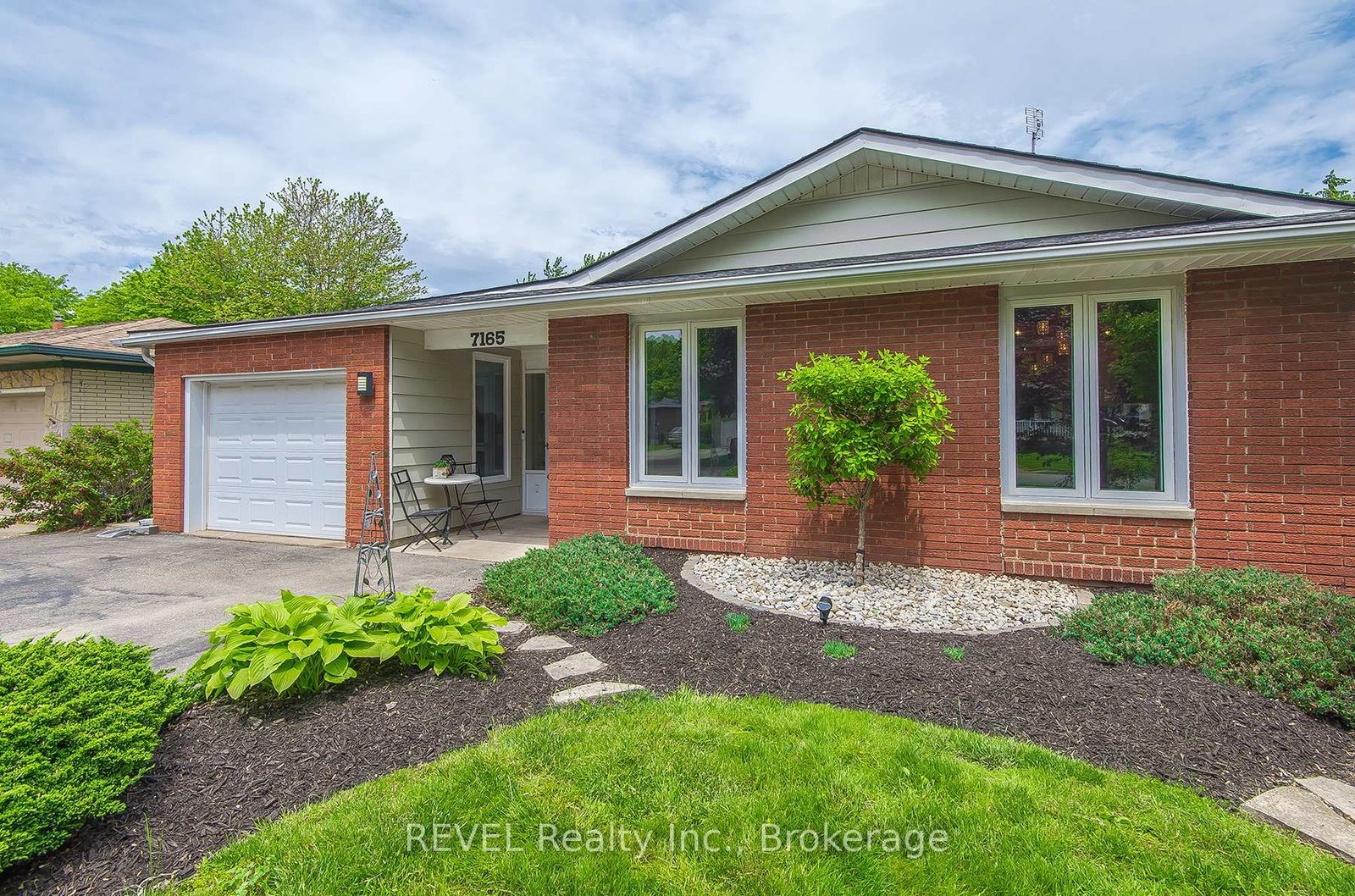 7165-dirdene-street-niagara-falls-ontario-x12197058