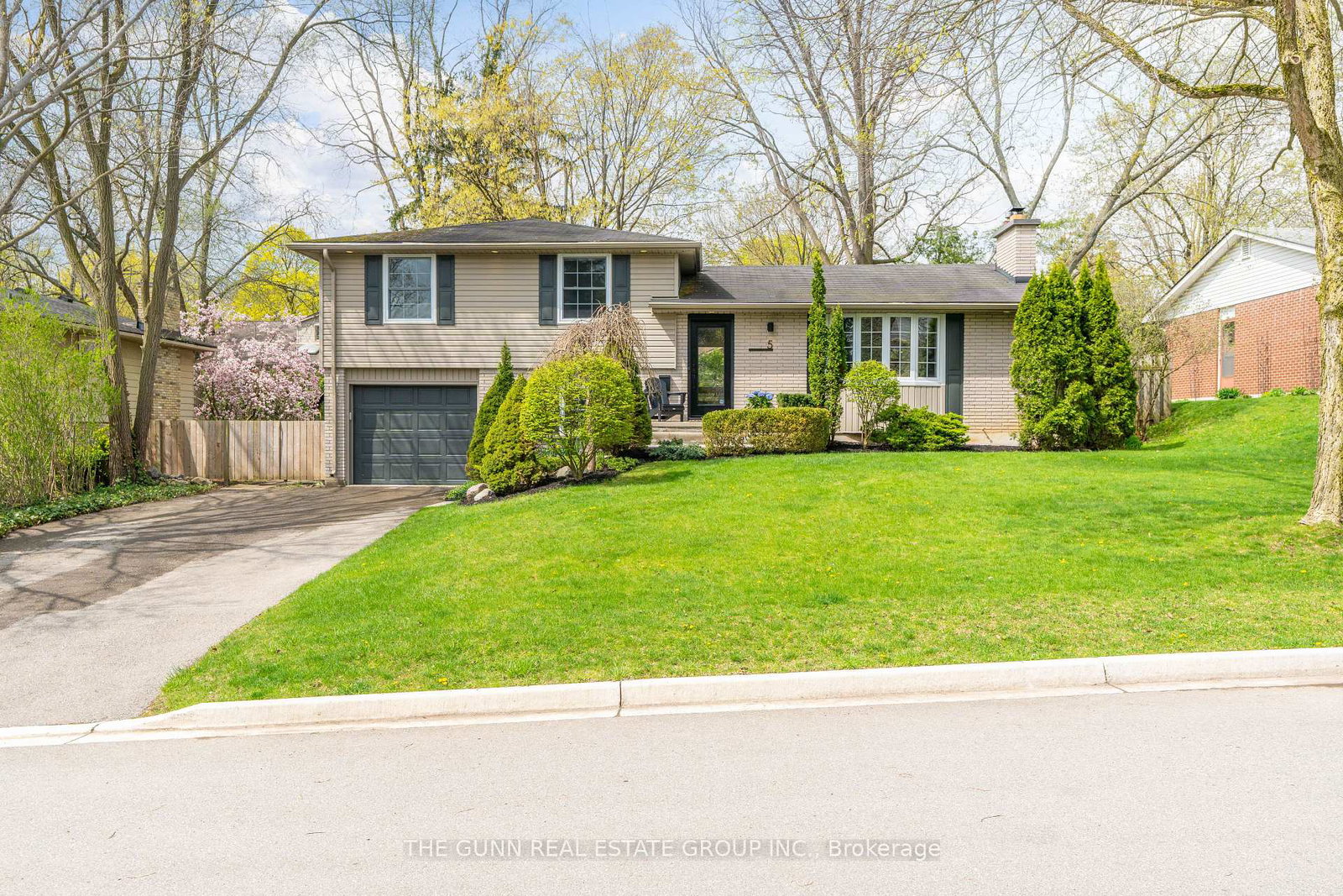 5-abbey-rise-london-north-ontario-x12198038