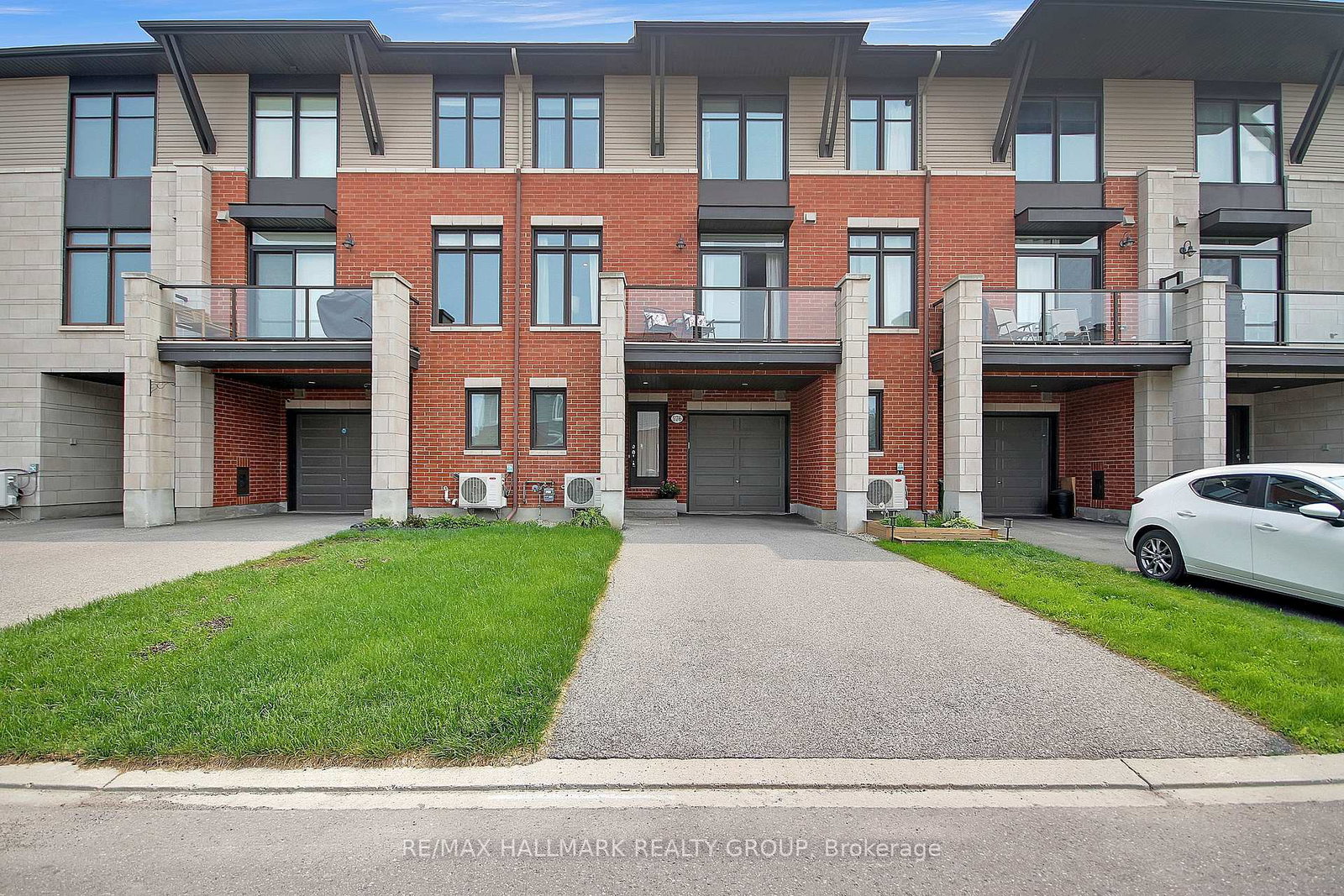576-labrador-crescent-ottawa-ontario-x12198351