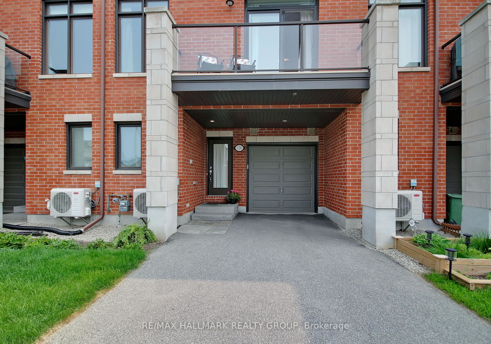 576-labrador-crescent-ottawa-ontario-x12198351
