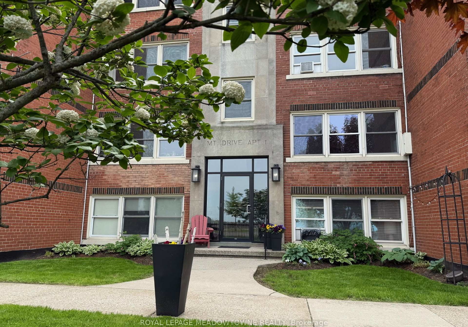 5-east-36th-street-hamilton-ontario-x12198752