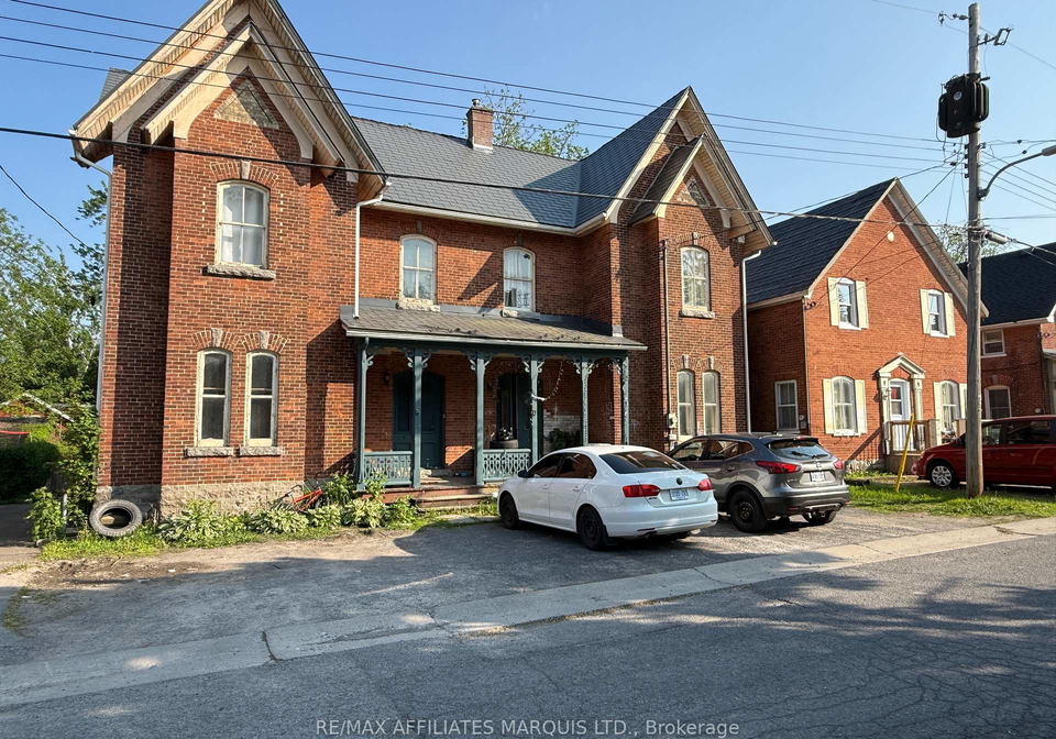 11-first-street-south-dundas-ontario-x12198769