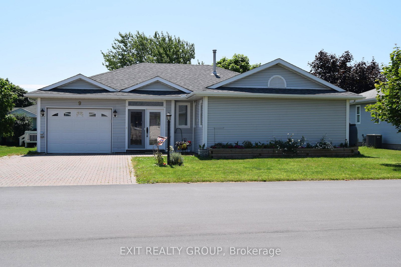9-empire-boulevard-prince-edward-county-ontario-x12199360