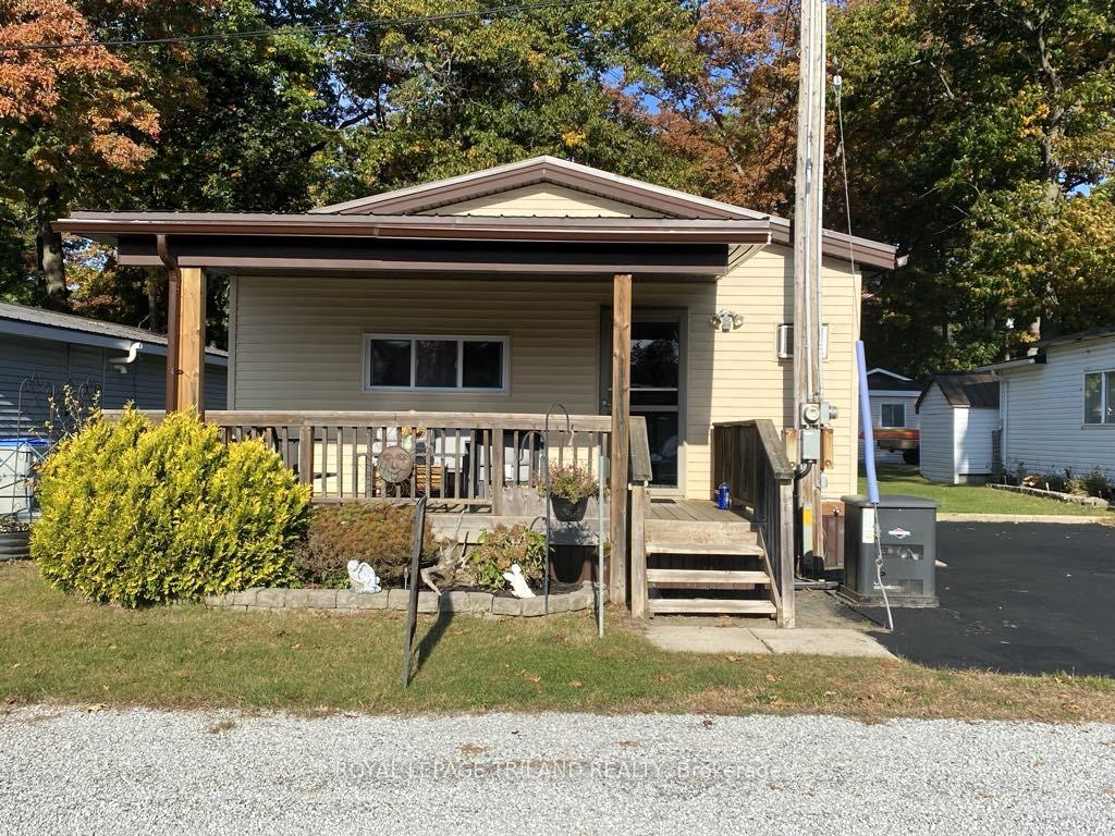 9951-northville-crescent-lambton-shores-ontario-x12199366