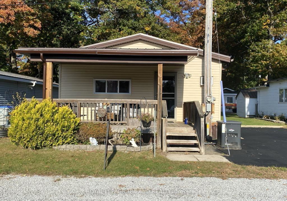 9951-northville-crescent-lambton-shores-ontario-x12199366