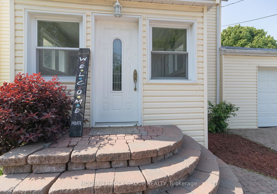 462-park-street-e-prescott-ontario-x12199406
