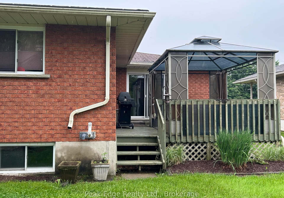 400-durham-street-e-wellington-north-ontario-x12199584
