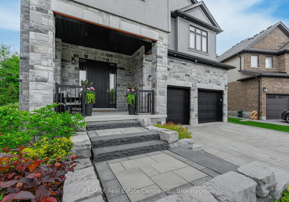 925-deer-creek-court-kitchener-ontario-x12200079