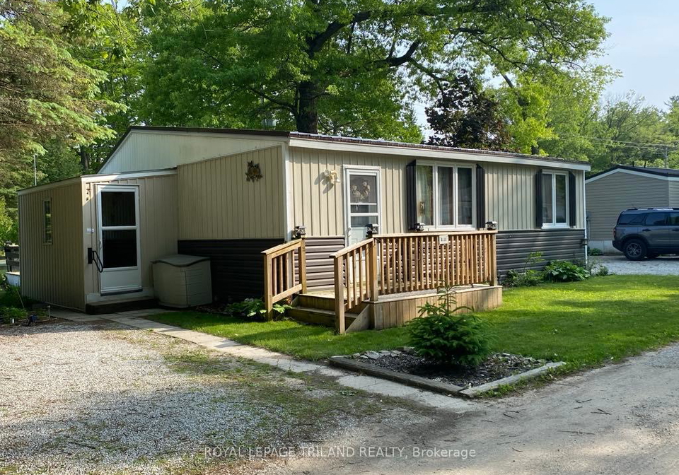 9910-northville-crescent-lambton-shores-ontario-x12200793