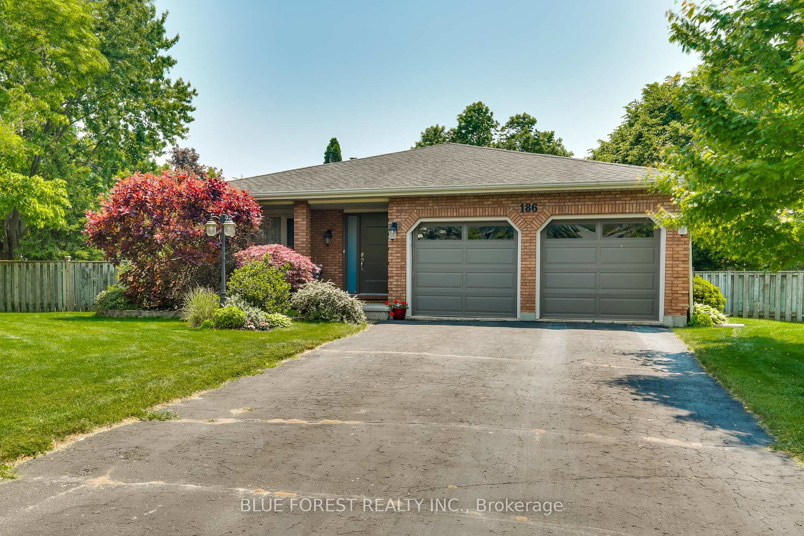 186-scarlett-circle-thames-centre-ontario-x12201217
