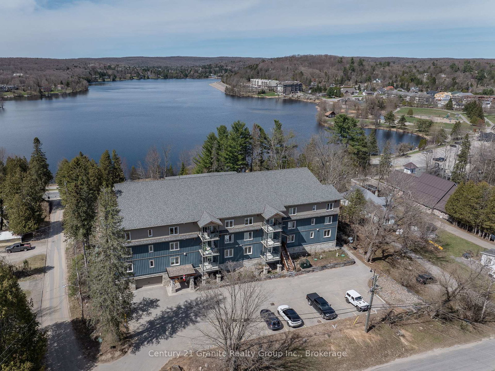 4-lake-avenue-dysart-et-al-ontario-x12201578