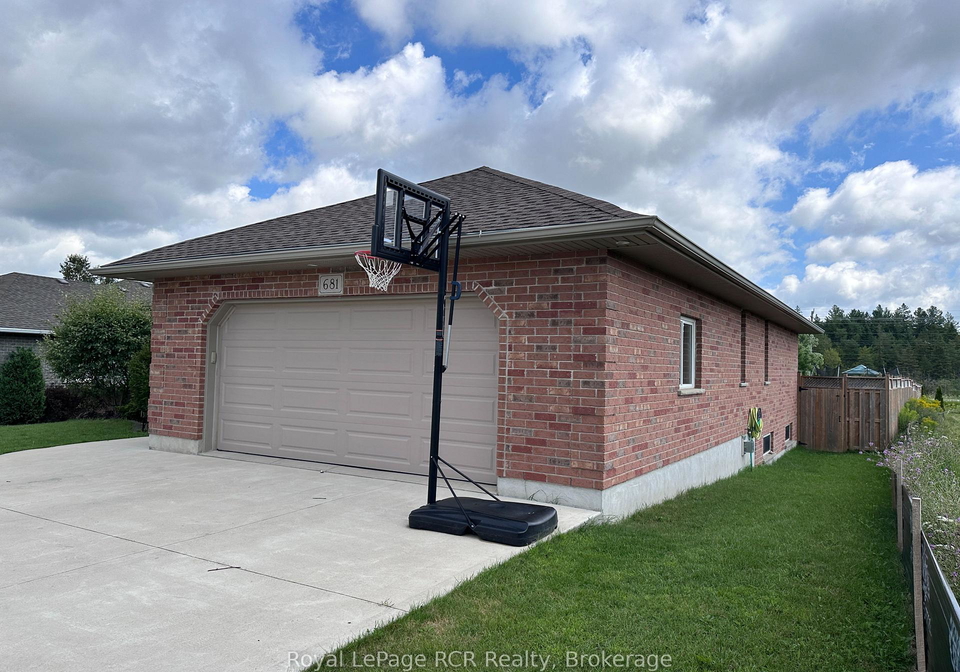 681-23rd-avenue-hanover-ontario-x12201717