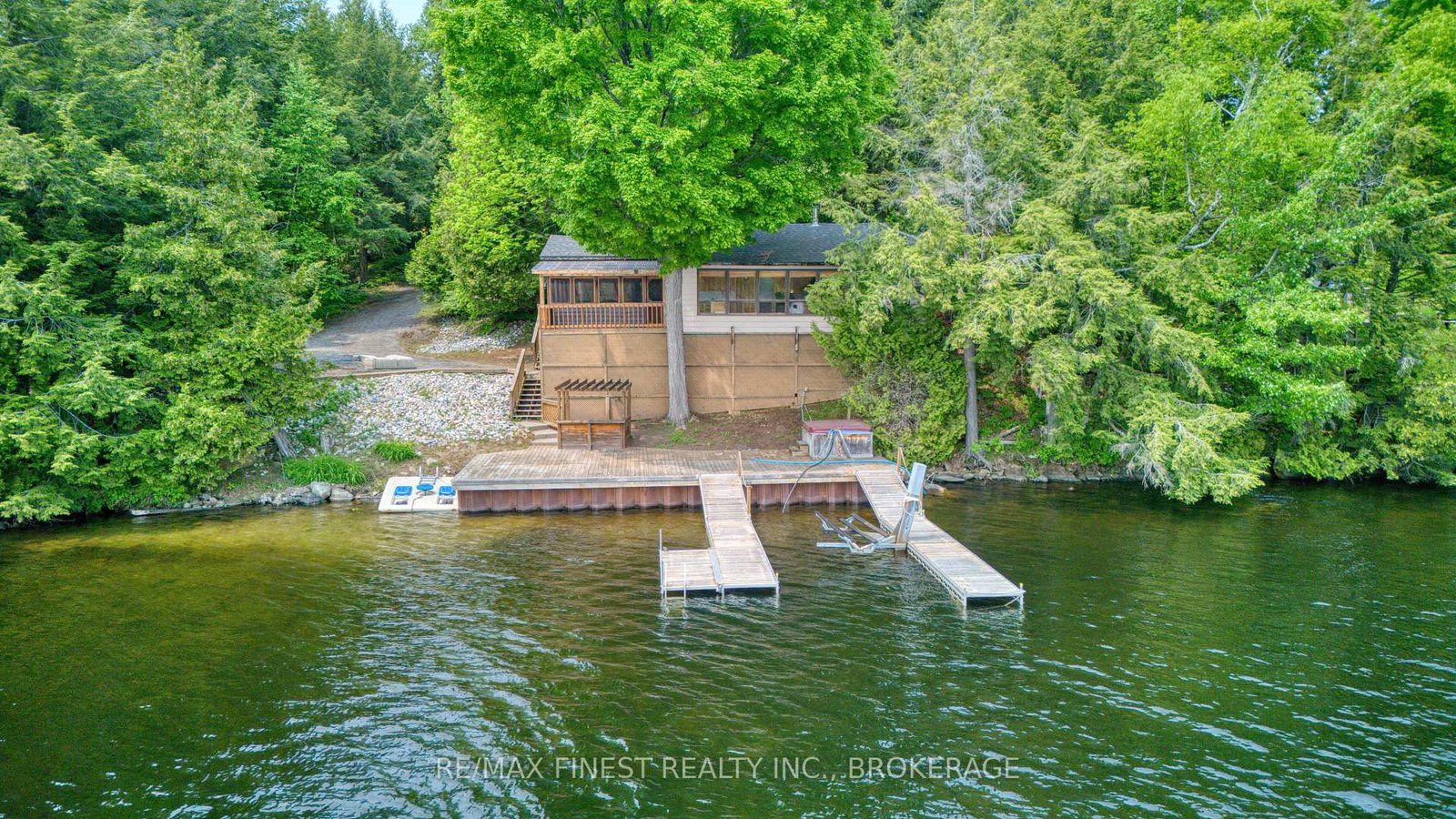 1140b-point-lane-central-frontenac-ontario-x12202498