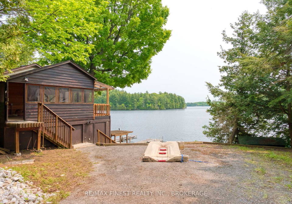 1140b-point-lane-central-frontenac-ontario-x12202498