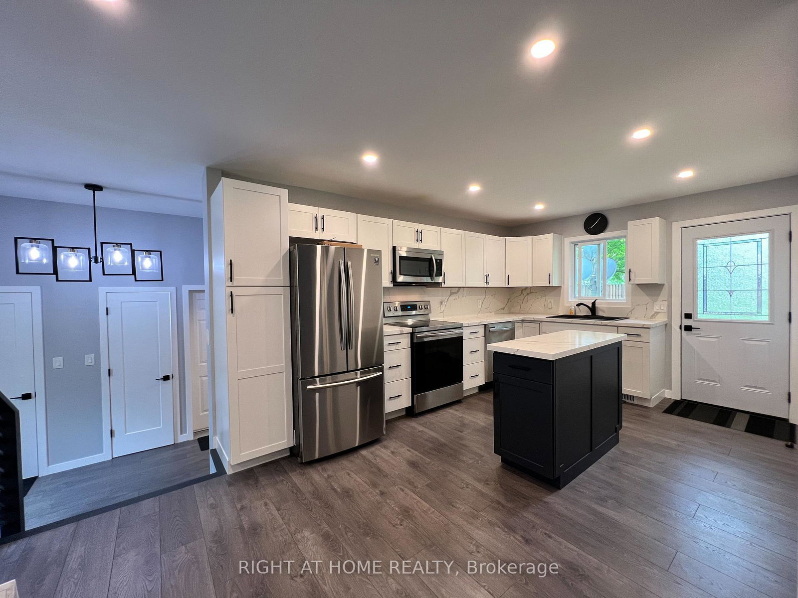 215-wellington-street-gravenhurst-ontario-x12202514