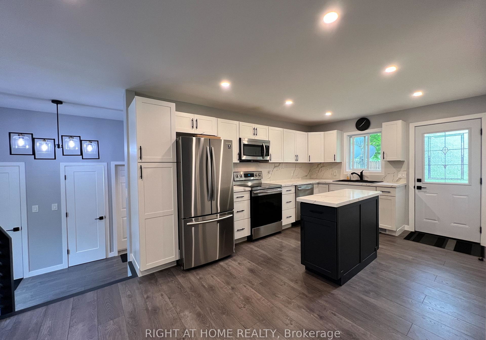 215-wellington-street-gravenhurst-ontario-x12202514