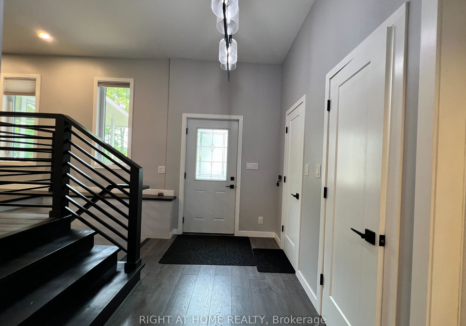 215-wellington-street-gravenhurst-ontario-x12202514