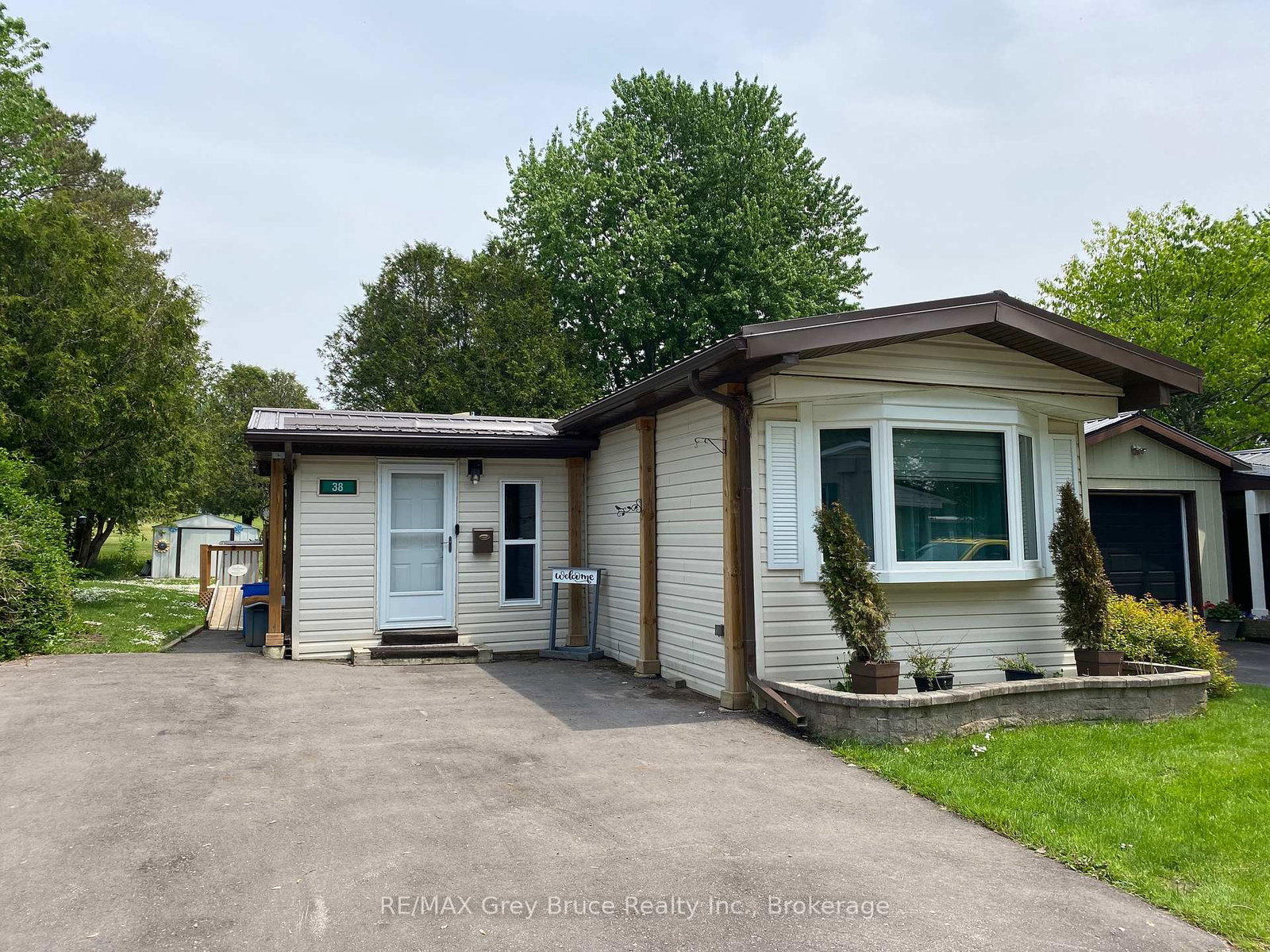 38-sussex-square-georgian-bluffs-ontario-x12202538