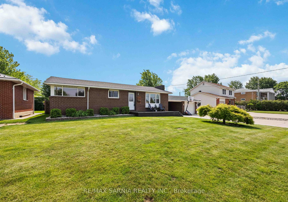 87-macnab-street-lambton-shores-ontario-x12202573