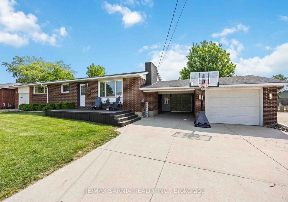 87-macnab-street-lambton-shores-ontario-x12202573
