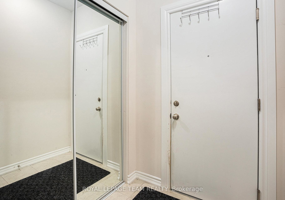 57-lyrid-private-ottawa-ontario-x12202616
