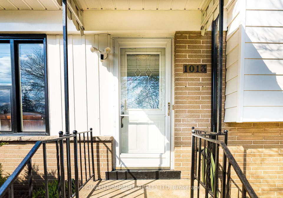 1013-brucedale-avenue-e-hamilton-ontario-x12202910