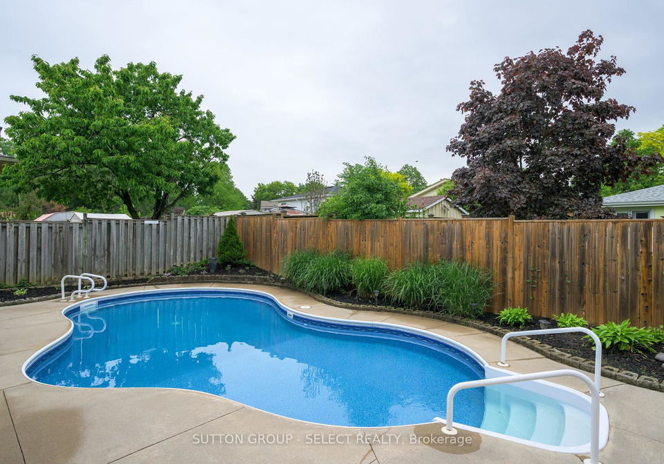 108-golfdale-crescent-london-south-ontario-x12202968
