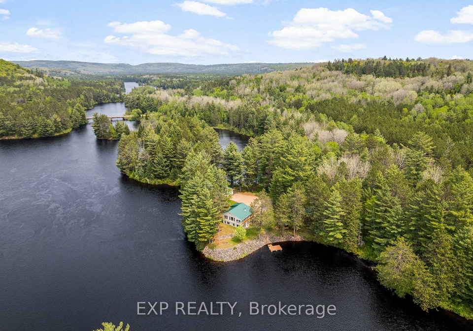 1601a-major-lake-road-south-algonquin-ontario-x12203254