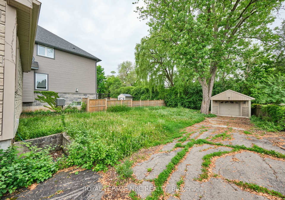 27-chester-road-hamilton-ontario-x12203292