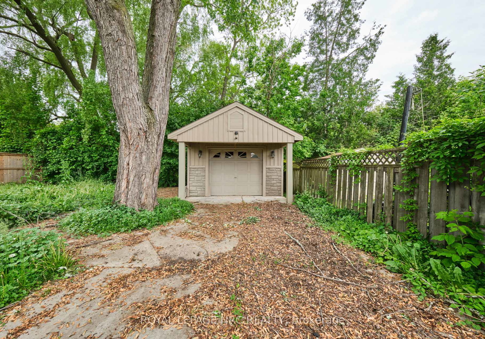 27-chester-road-hamilton-ontario-x12203292