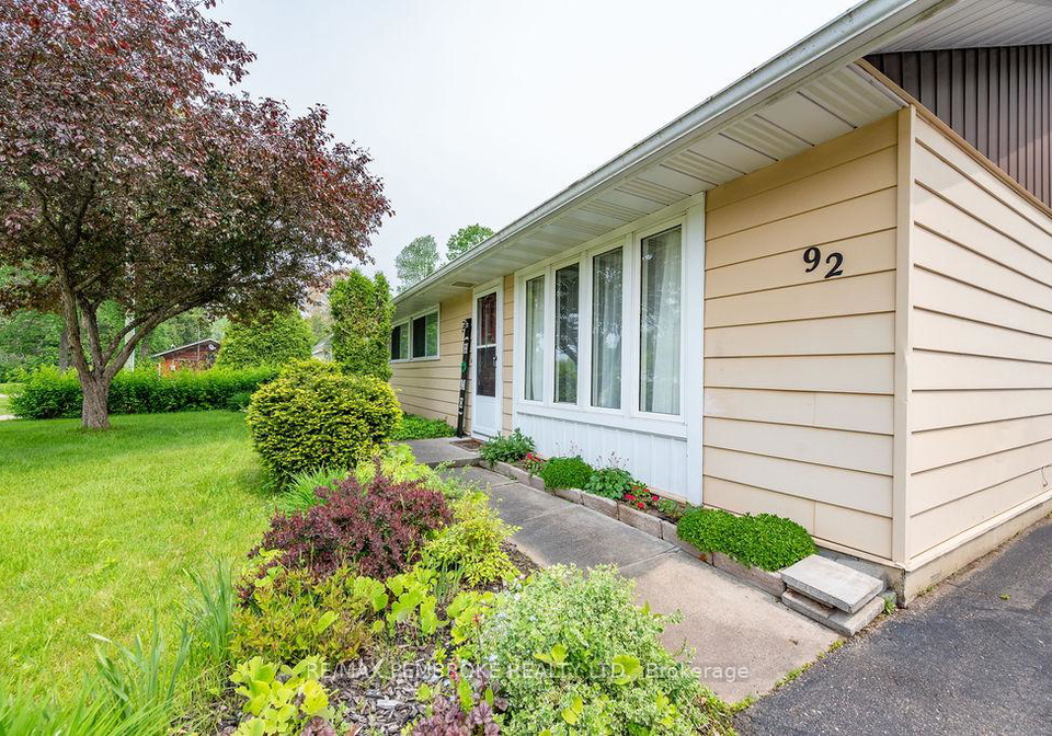 92-glendale-avenue-deep-river-ontario-x12203389