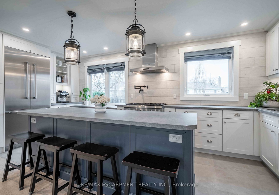 56-oakley-court-hamilton-ontario-x12203511