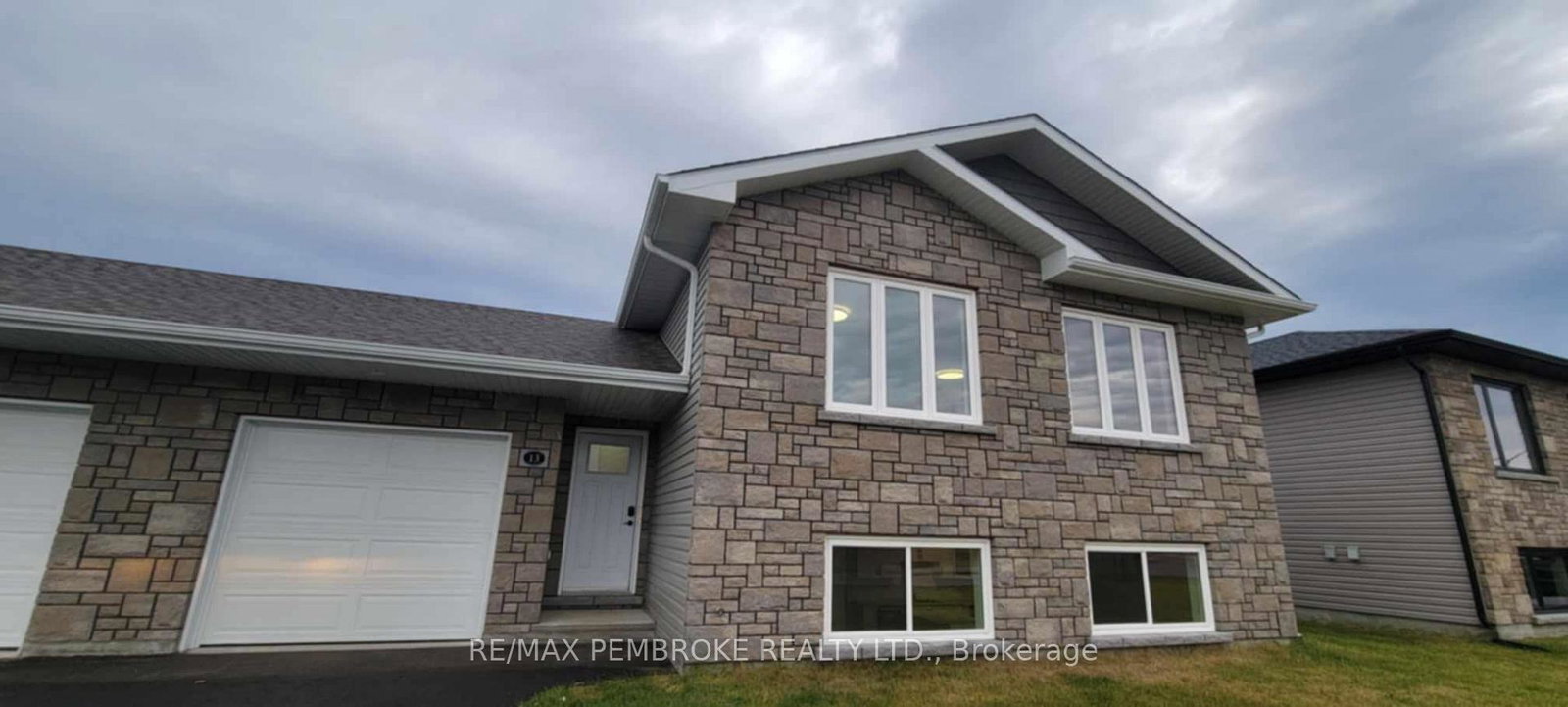 13-zachary-street-petawawa-ontario-x12203526