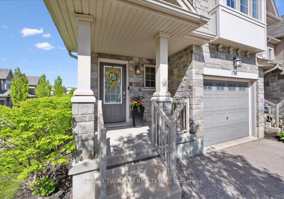 6-upper-mercer-street-kitchener-ontario-x12204533