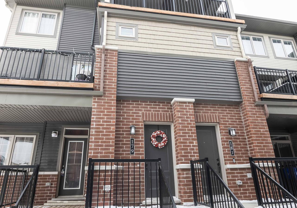 179-anthracite-pvt-private-ottawa-ontario-x12205484